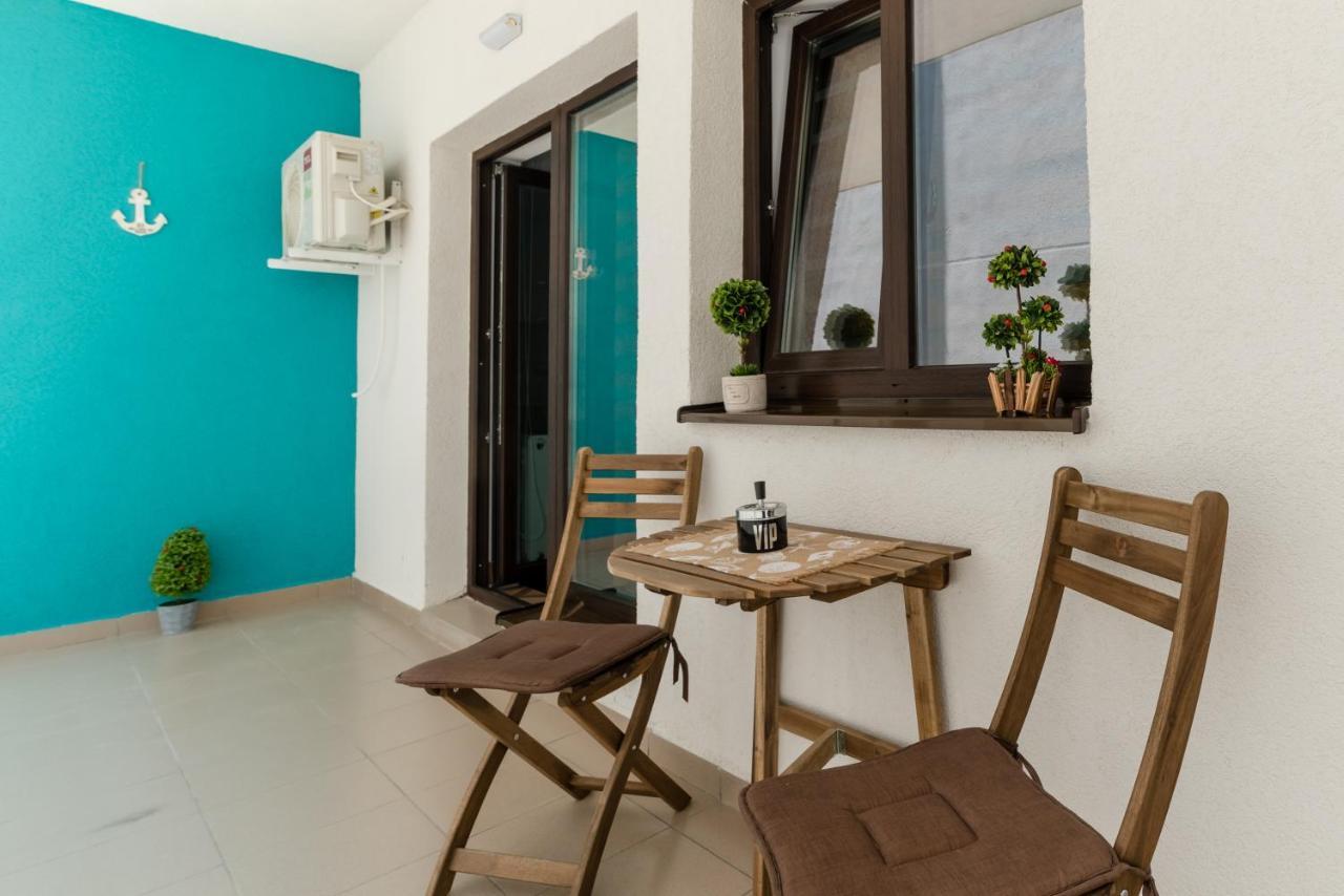 Derya Suites - Mamaia Nord Нэводари Экстерьер фото